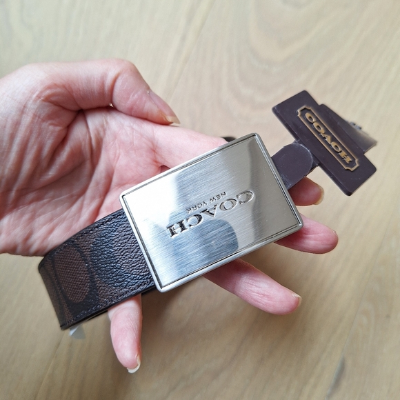 New Coach F66111 Marine Belt With Coach Engraved Buckle - Picture 3 of 7